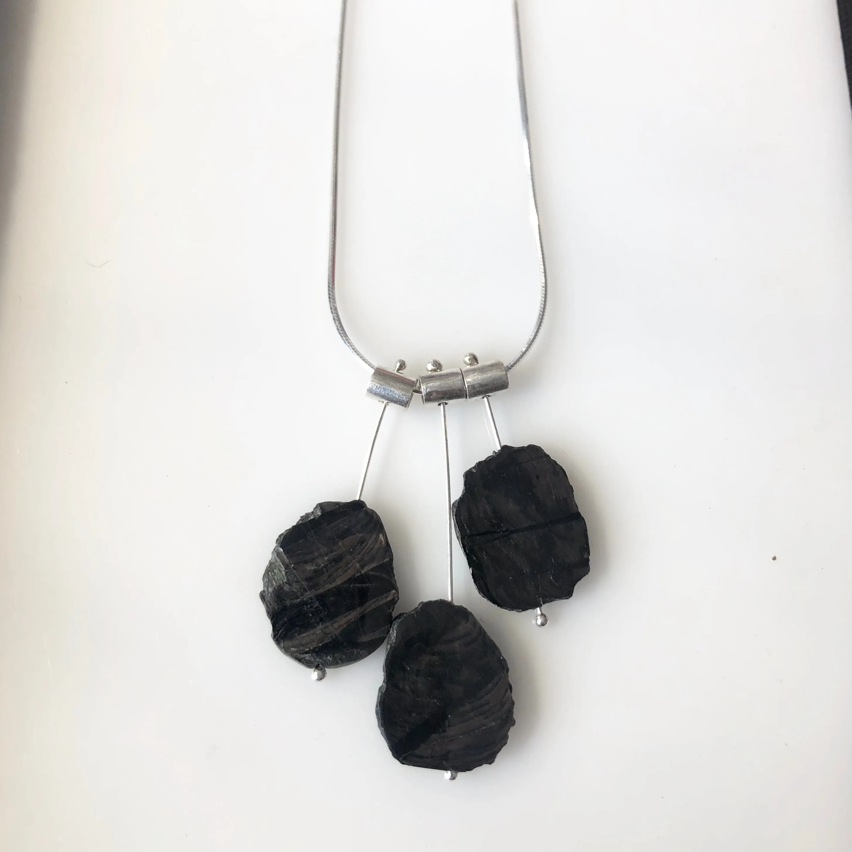 3 Petal Pivot stone necklace