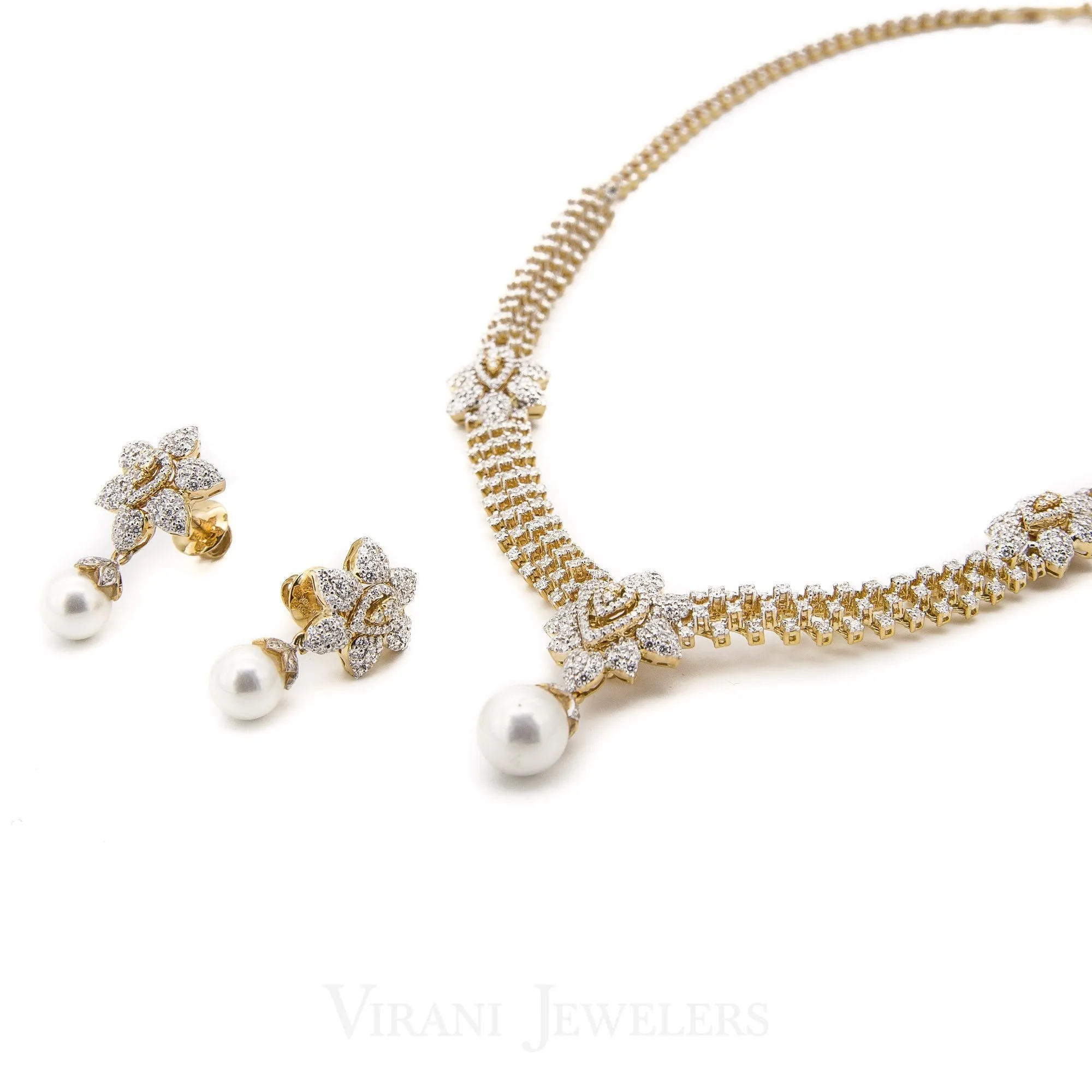 8.74CT VVS Diamond Necklace & Earring Set in 18K Gold W/ Floral Accent Design