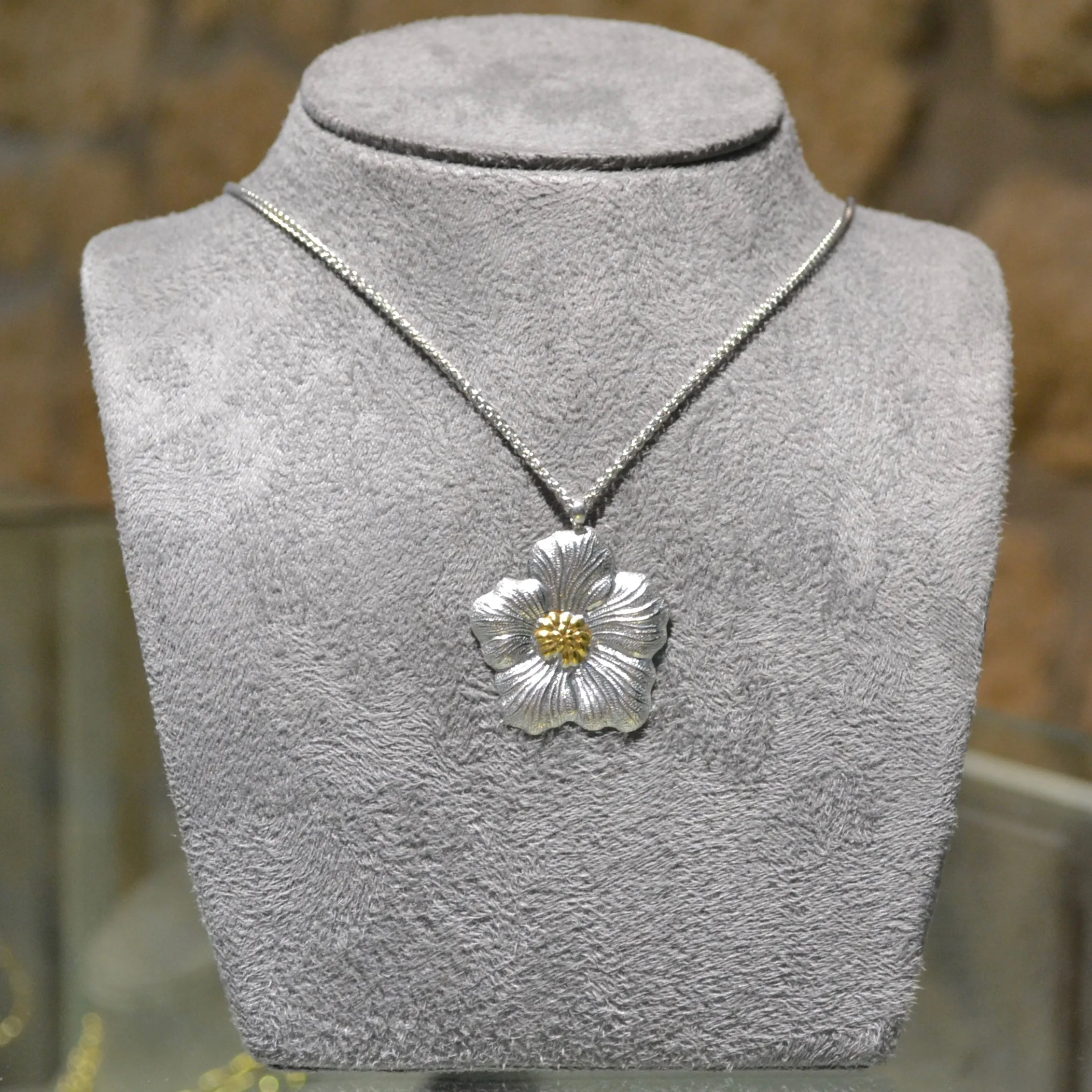 Buccellati - Blossoms Gardenia - Pendant Necklace, Sterling Silver with Gold Accents