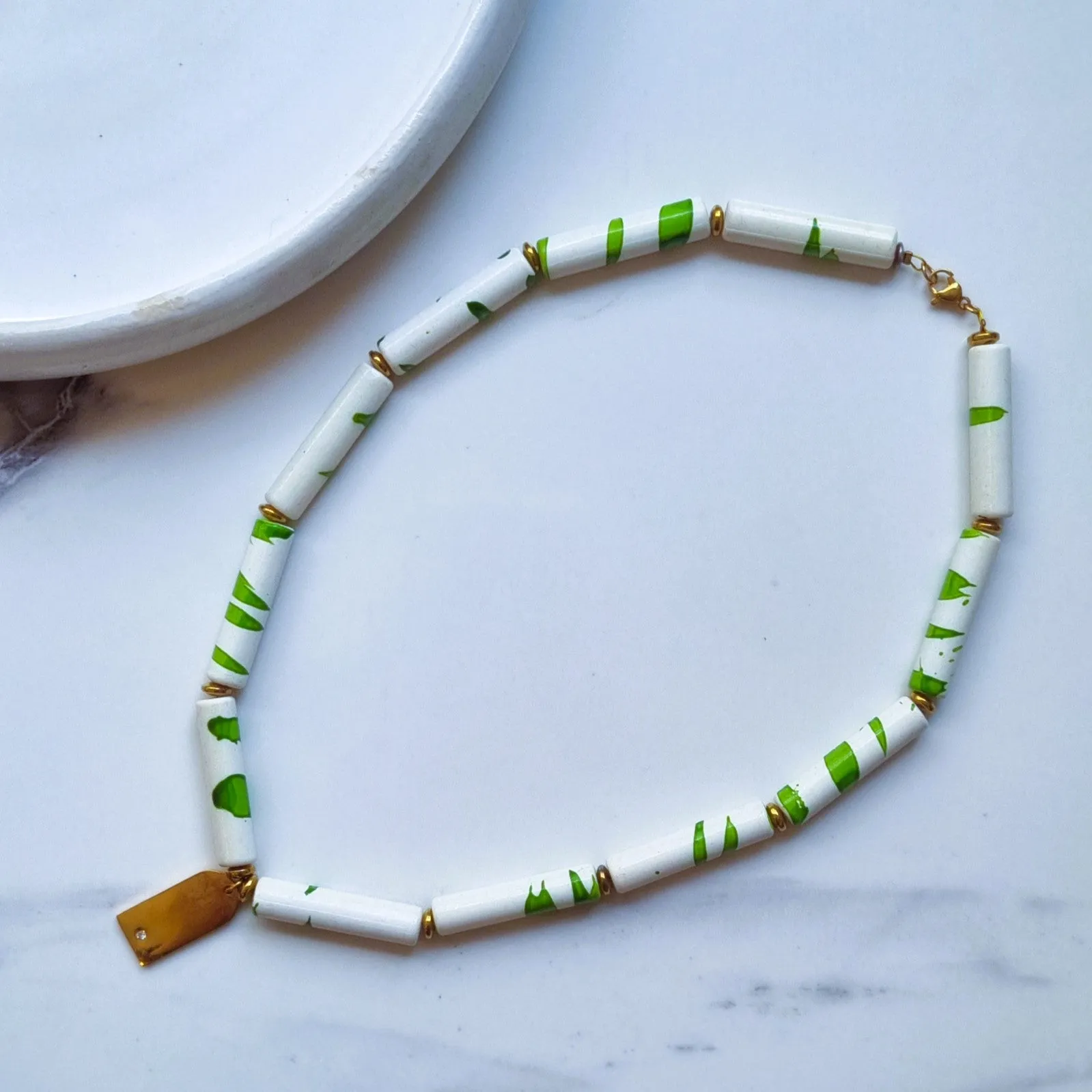 Greenn'white necklace