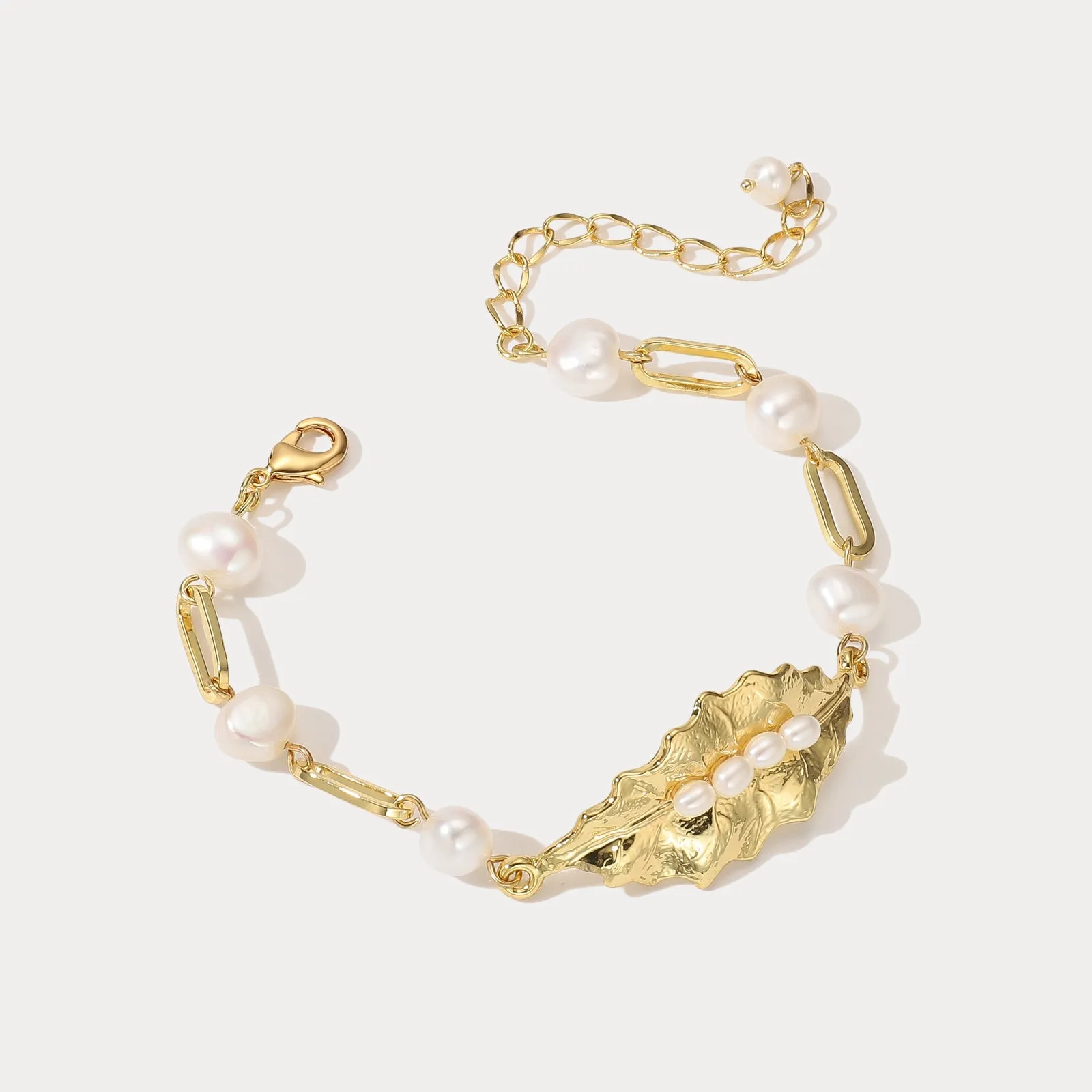 Holly Leaf Pearl Bracelet