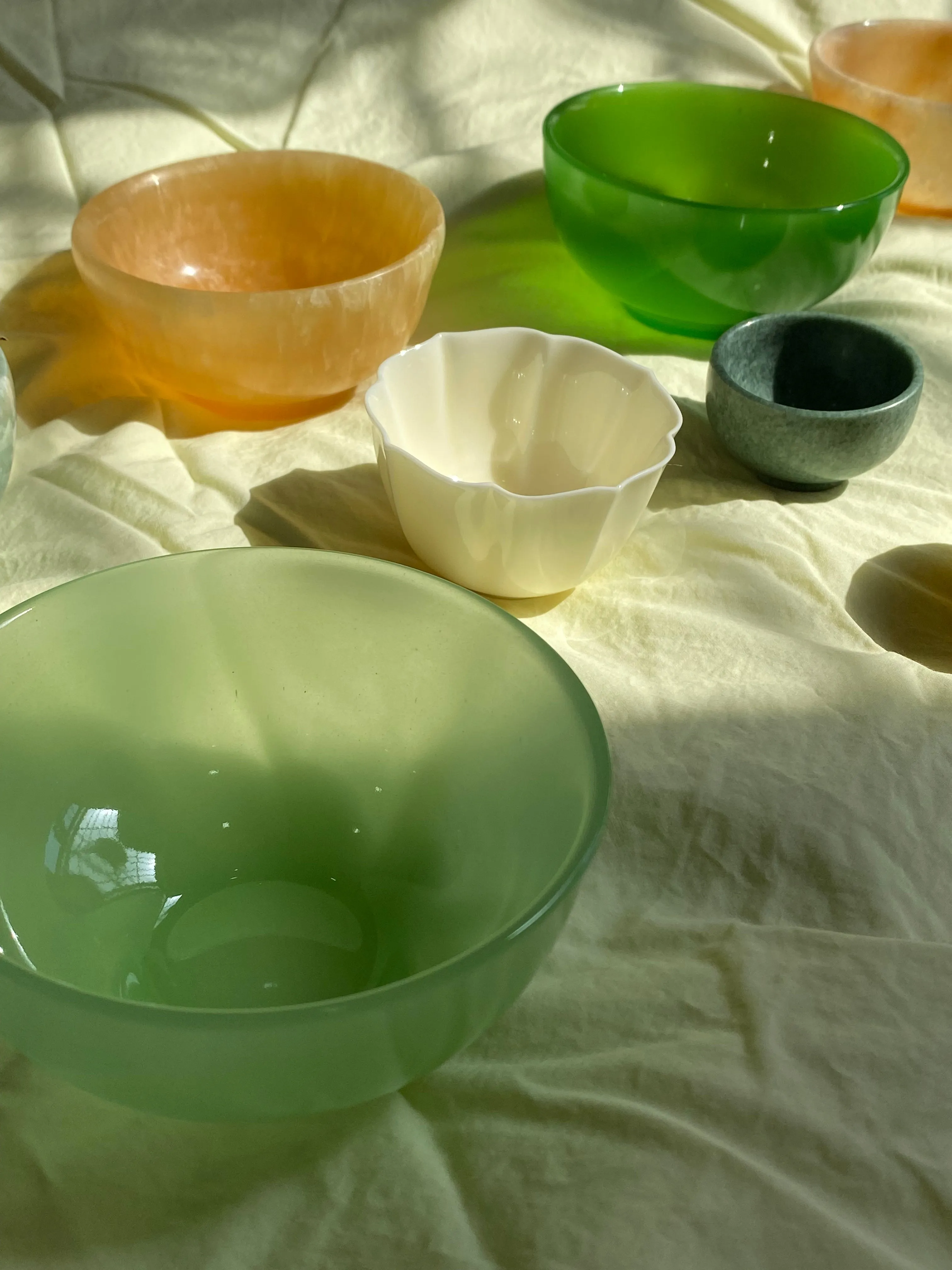 Jǐ — Yellow jade ceramic cup