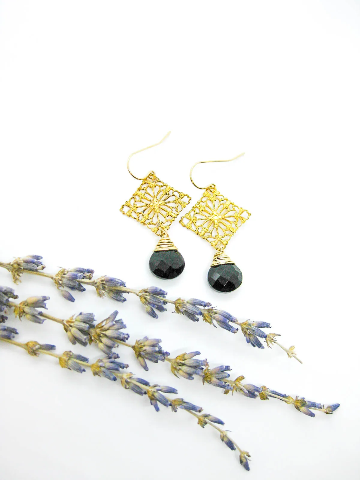 Lotus: Onyx Earrings - e711