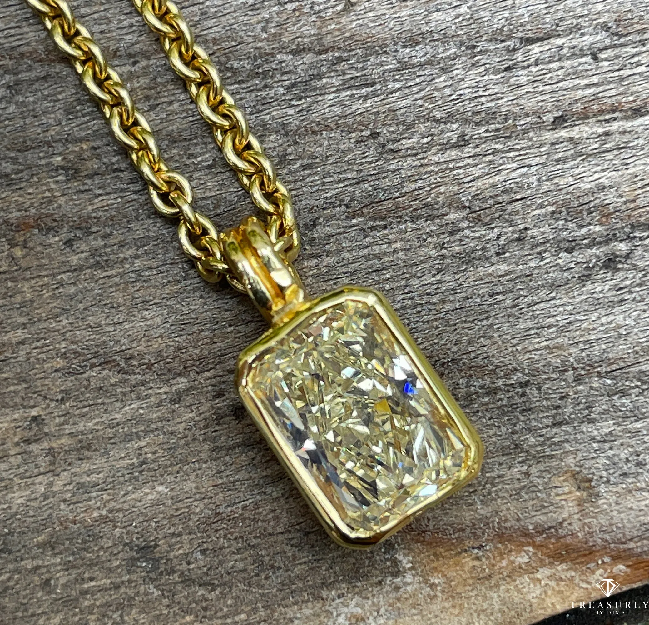 Natural 1.92ct Fancy Yellow Radiant Cut Diamond Solitaire 18K Gold Pendant Necklace