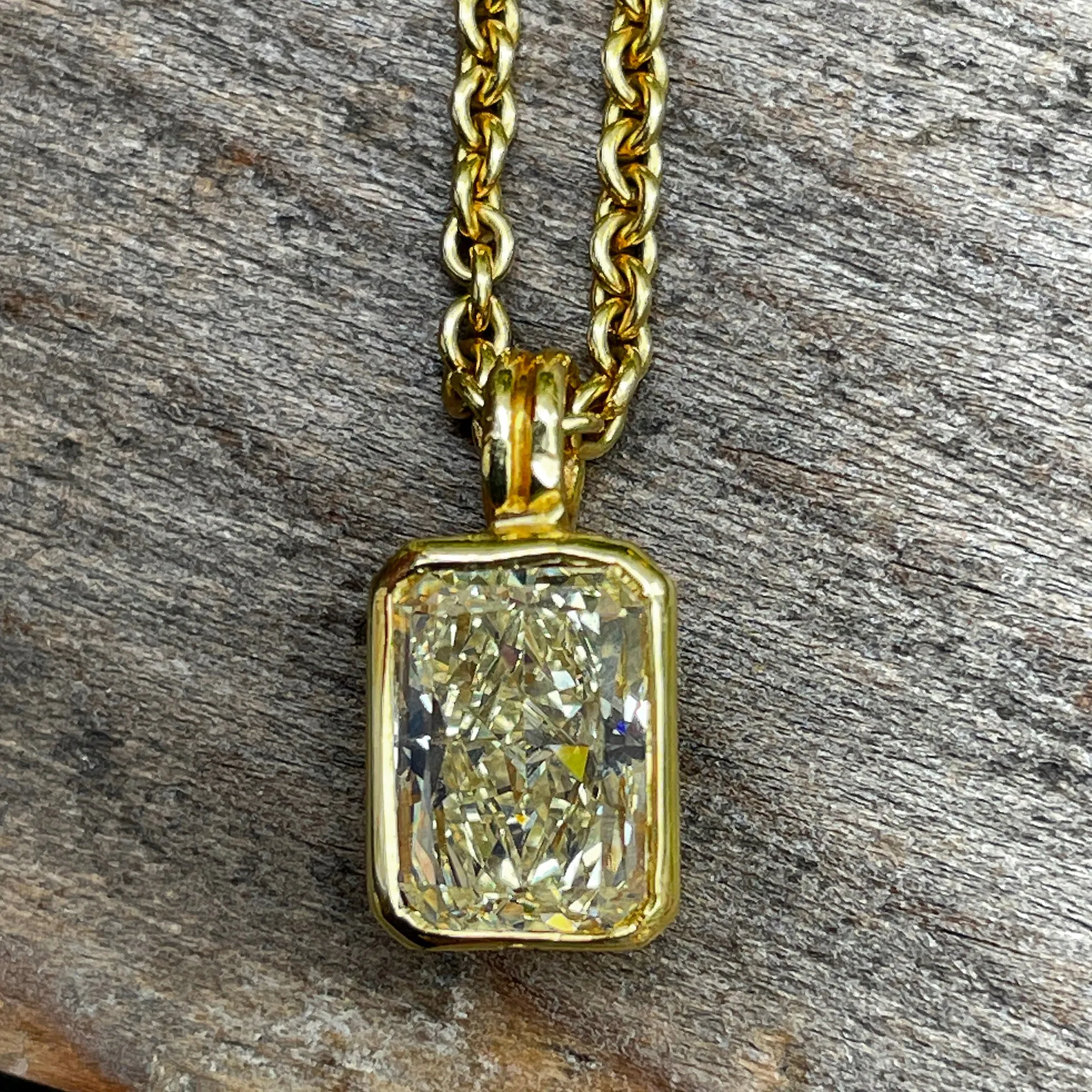 Natural 1.92ct Fancy Yellow Radiant Cut Diamond Solitaire 18K Gold Pendant Necklace