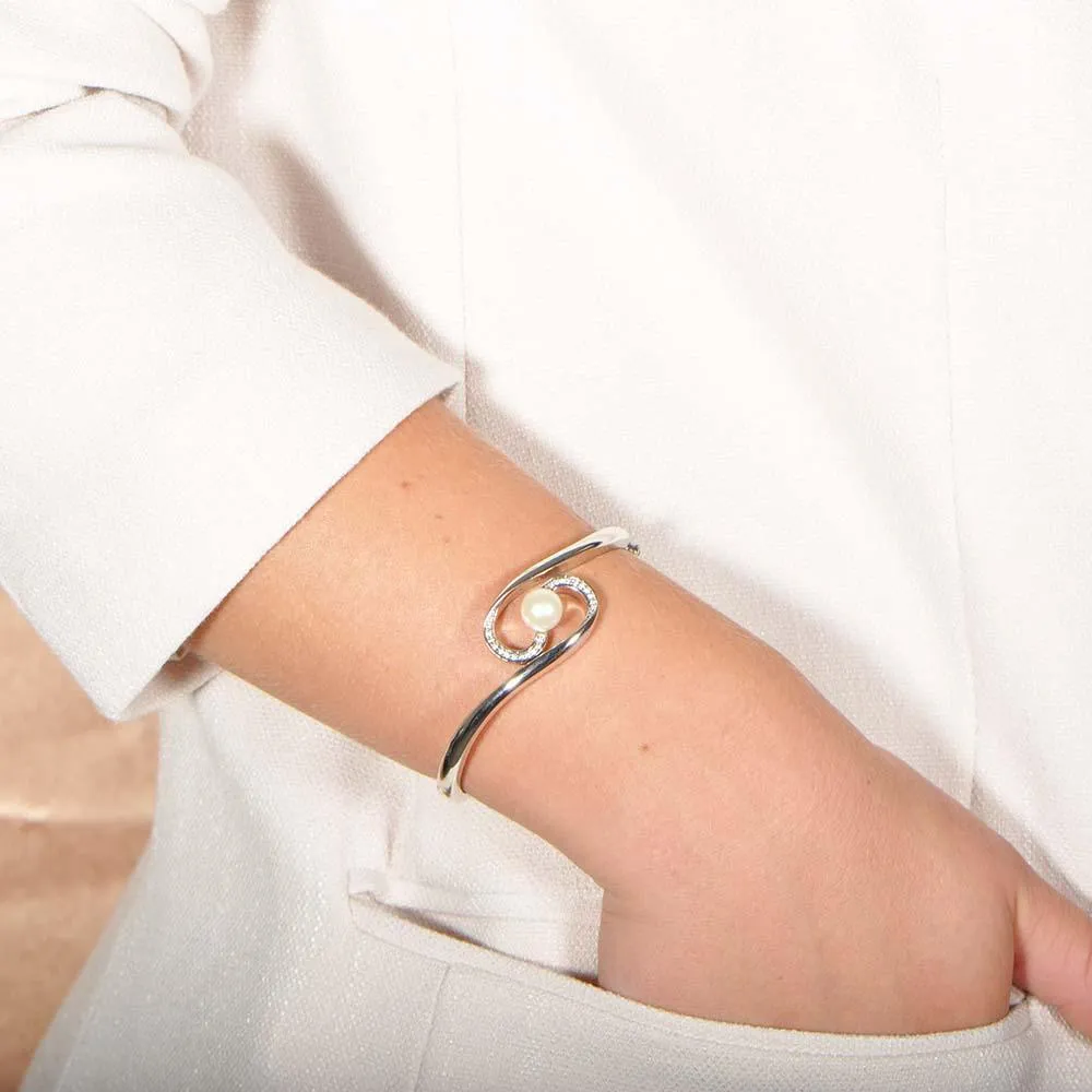 Pearl Journey Bangle