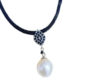 Sanna Freshwater Pearl drop necklace White