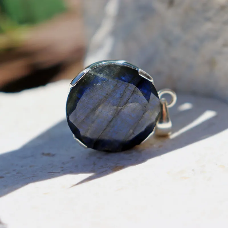 Stella Labradorite Round Bohemian Pendant