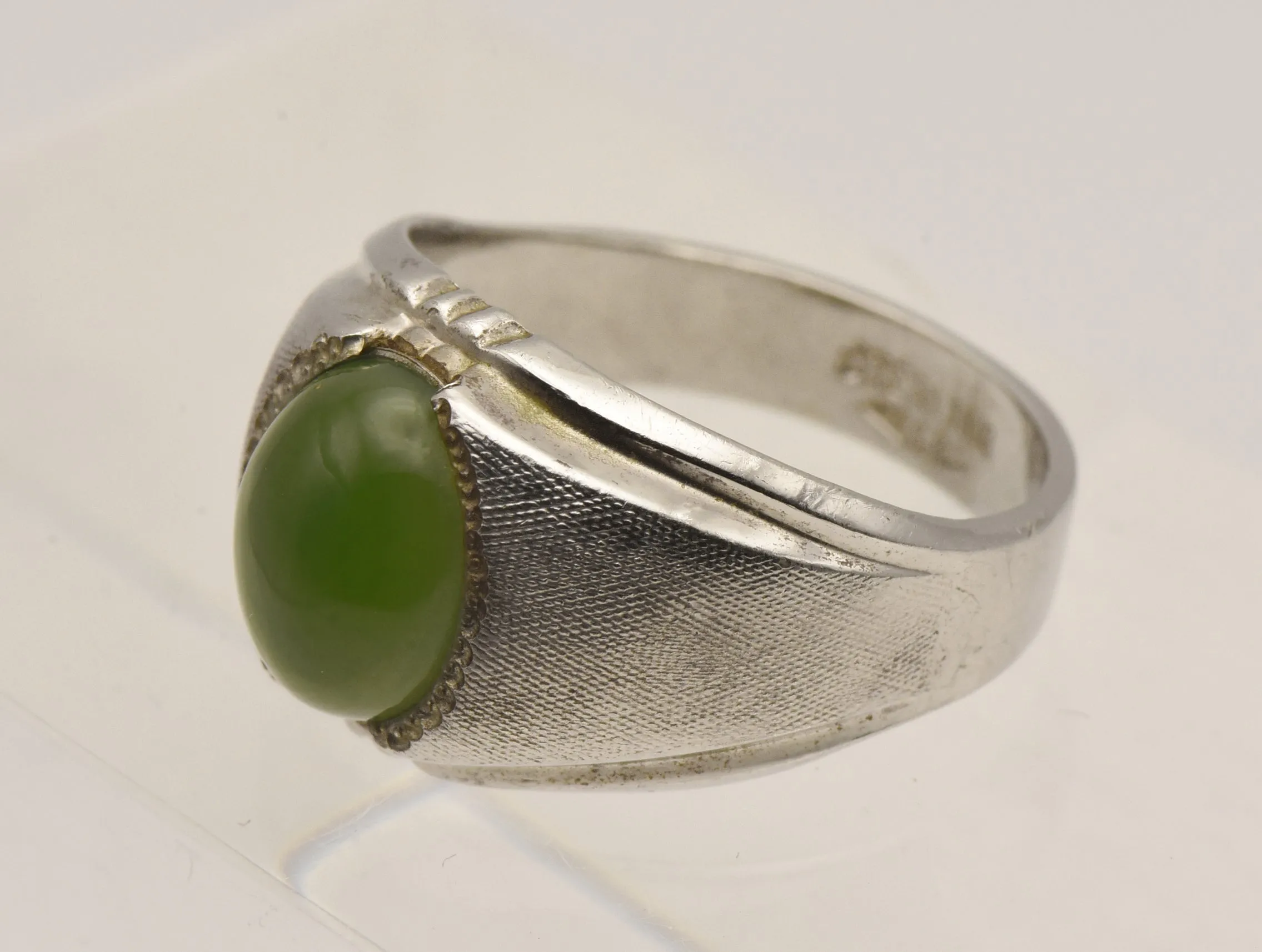 Vintage Jade Sterling Silver Ring - Size 11.25