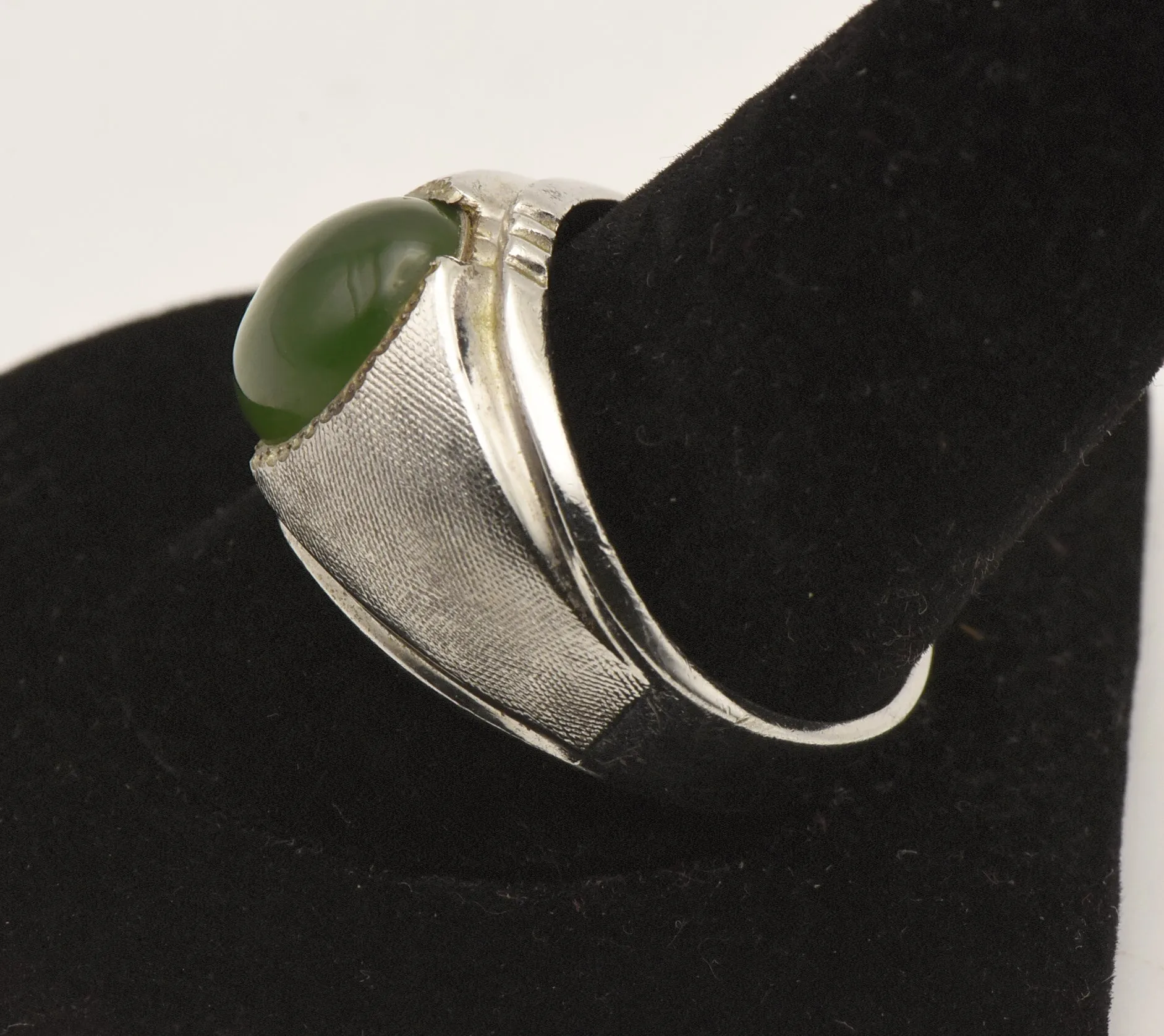 Vintage Jade Sterling Silver Ring - Size 11.25